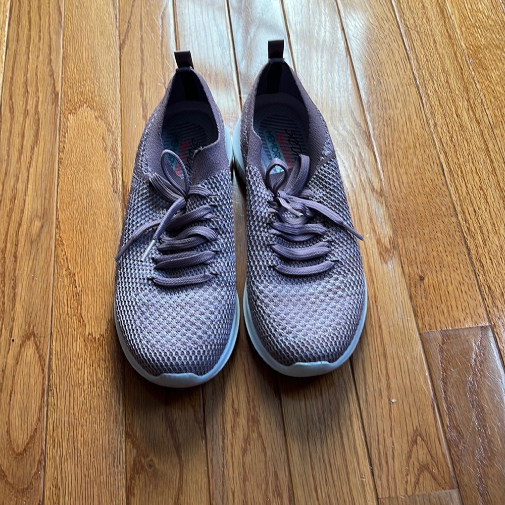 Sketchers slip on mauve snaeakers